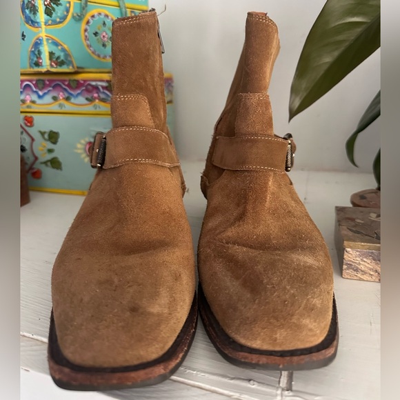 Frye Tan Suede Ankle Boots size 8 Buckle Western Casual Boho Desert Festival - Picture 4 of 11